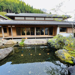 比良山荘 - ◎池の水は透明で綺麗！