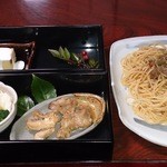 和伊屋 常安楽院 - 開けるとこんな感じ