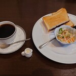 珈琲貴族 - 炭焼きコーヒー（モーニングサービス付き）500円
            モーニングサービス:小倉サンド