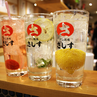 We have 30 types of alcohol, mainly lemon sour (209 yen each)!