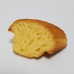 エーグルドゥース - マドレーヌ（カット）