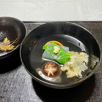 山ばな平八茶屋 - 吸物：蓬豆腐 白木耳