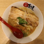 京橋真道 - 炙り焼豚拉麺(780円、真上から)