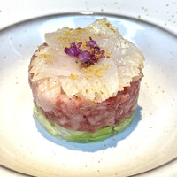 焼肉 うしみつ 恵比寿本店 - ②ユッケ〜春キャベツとアオリイカ、牛肉のユッケ　