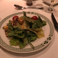 ロウリーズ・ザ・プライムリブ 恵比寿ガーデンプレイス店 - スピリングボールサラダ