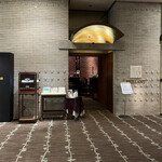 ブリアン - R4.5　南館2階店舗前