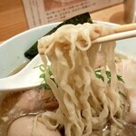 地球の中華そば - 手揉み麺リフトアップ