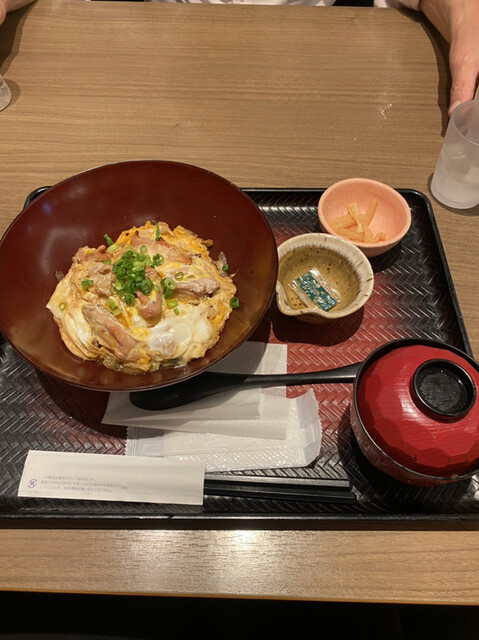 大戸屋 ごま香る 梅しその鶏もも炭火焼き | 大戸屋ごはん処 中山駅南口