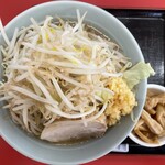 ラーメン もっけだの - 『ラーメン普通ニンニクヤサイマシマシ』+メンマ