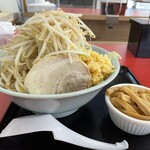 ラーメン もっけだの - 『ラーメン普通ニンニクヤサイマシマシ』+メンマ