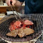 ○八ホルモン - カルビ兄さん。