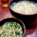 釜揚げうどん 織田薪 - 細長丸い天かす。