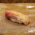 にぎり鮨 一五〇 - カンパチ