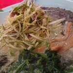 ラーメンショップ 椿 - ネギがこんもり♪