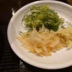 香川 一福 - 青葱、天かす、生姜