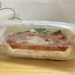 サンドイッチ&サラダ ニコ - トマトとクリームチーズのサンド