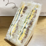 サンドイッチ&サラダ ニコ - たまごと照り焼きチキンの和風サンド