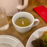 南海飯店 - かたい焼ソバのスープ