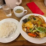 南海飯店 - かたい焼ソバ＋ライス