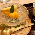 津の守坂 小柴 - 冷菓子：自家製マンゴーアイスとマンゴー