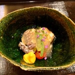 津の守坂 小柴 - 先付：ウチダザリガニの爪、赤とんぼトマト、シャコ