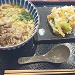 大和製麺 - 肉うどんとかき揚げ