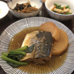 Sachi Fukuya Cafe - お母さんの煮鯖とやわらか大根煮の定食