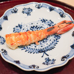 すし 良月 - 三ツ星醤油をたらし炭焼きにした増毛ボタン海老