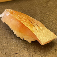 鮨まつい - 春子鯛 桜〆