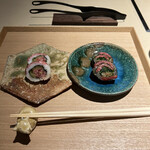 きたん 韻 - 5.巻き物2種
      1種目兵庫県明石の天然真鯛と長崎県のクエと宮崎牛のランプを合わせた巻き物。2種目トロたく。イチボ肉と味わい深い。