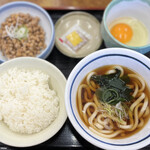 山田うどん - 菅谷の納豆朝定食-温かいミニうどん