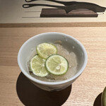 きたん 韻 - 9.冷麺
      出汁はシャーベット状に。カボスの輪切りでさっぱりと。