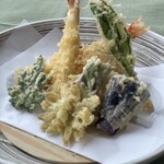 Tempura platter with large shrimp and seasonal vegetables