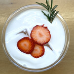 ヌイボックス - ストロベリーラテ