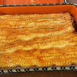 尾花 - うな重(5,830円)重なりは小さいがキチンと一尾分