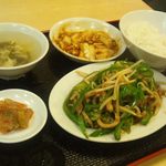 中華料理食楽 - チンジャオロースー定食７２０円