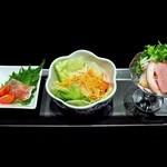 神山飯店 - 麺点菜譜の前菜三種(選択)