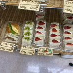 ケーワン - イチゴサンドとキウイサンドがありました