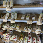 ケーワン - いつもより早めの訪問だったので、サンドイッチが沢山ありました