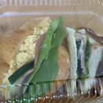 ケーワン - バラエティBOX
      一番好きなバターロールのサンドが入っています