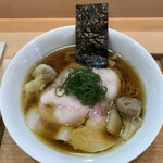 飯田商店 - ワンタン醤油ラーメン