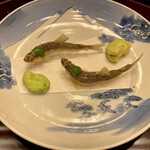 霞町 やまがみ - 揚物 稚鮎 そら豆
