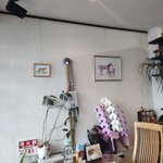 カフェ・アカリ - 壁面