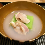 豪龍久保 - うすい豆の豆腐と蛤のお椀