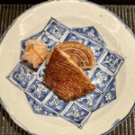 豪龍久保 - のどぐろ焼 新玉ねぎ ほおずき