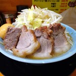 ラーメン 盛太郎 - チャーシュー麺840円（野菜マシマシ、薄味、煮玉子サービス）