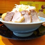 ラーメン 盛太郎 - チャーシュー麺840円（野菜マシマシ、薄味、煮玉子サービス）