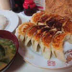 川純餃子専門店 - 焼餃子(小)、半ライス、半味噌汁