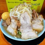 ラーメン 盛太郎 - チャーシュー麺840円（野菜マシマシ、薄味、煮玉子サービス）