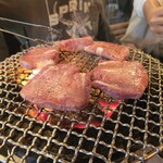 炭火焼肉ホルモン うらら - 